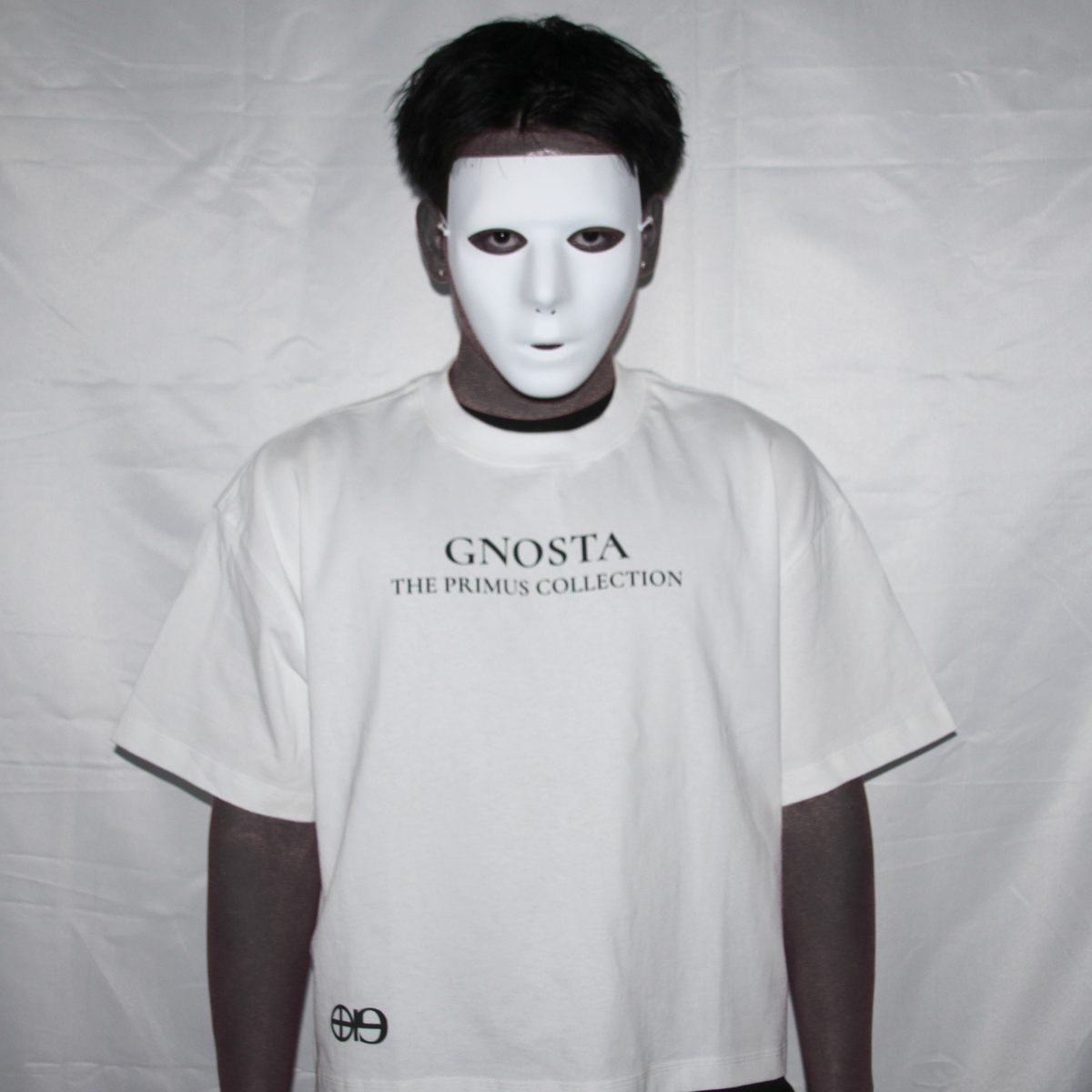 GNOSTA'S "LONG BEYOND THE VEIL" CROPPED T-SHIRT