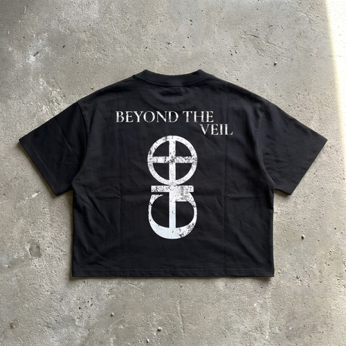 BEYOND THE VEIL BLACK CROPPED T-SHIRT