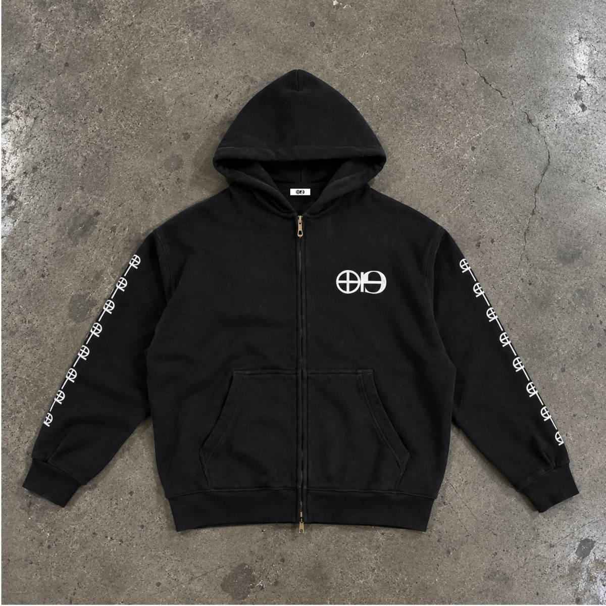 GNOSTA'S "TRIPLE CROSS" OVERSIZED BOXY ZIP-UP