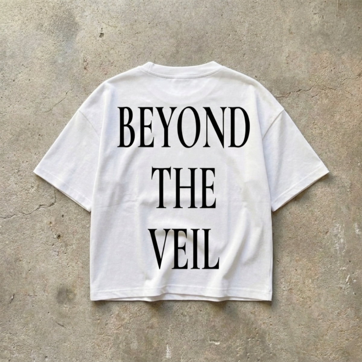 GNOSTA'S "LONG BEYOND THE VEIL" CROPPED T-SHIRT
