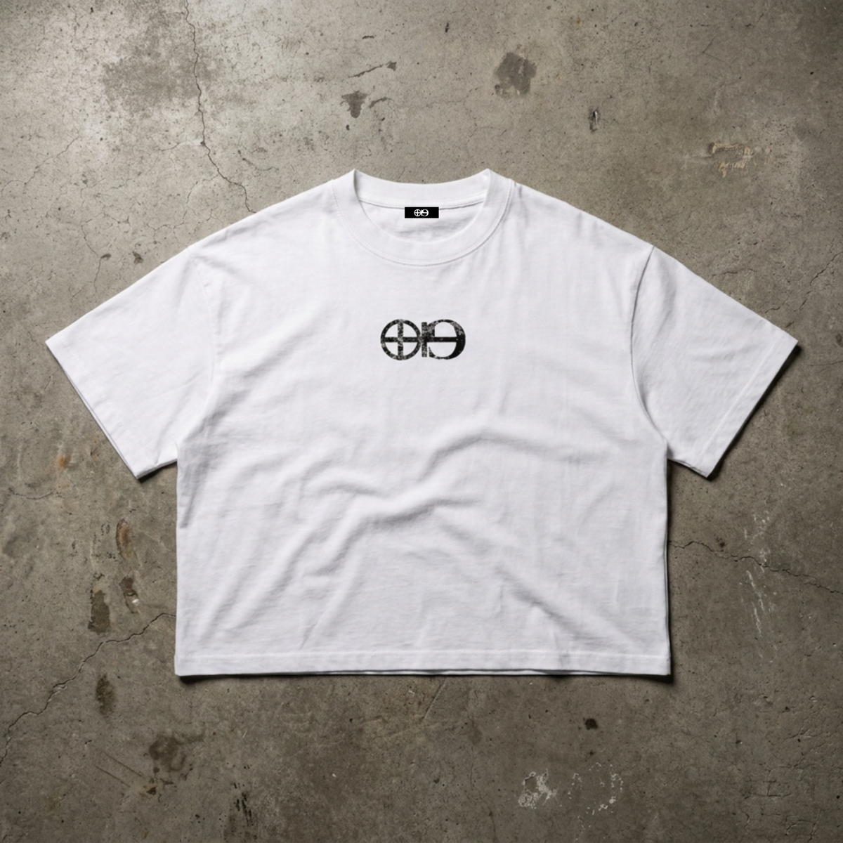 GNOSTA'S "BYV" CROPPED T-SHIRT