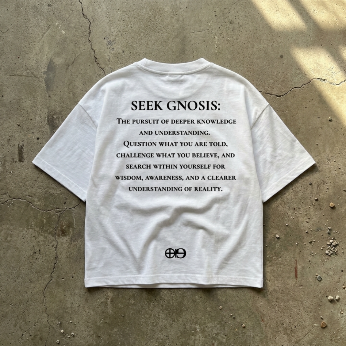 GNOSTA'S "SEEK GNOSIS" CROPPED T-SHIRT
