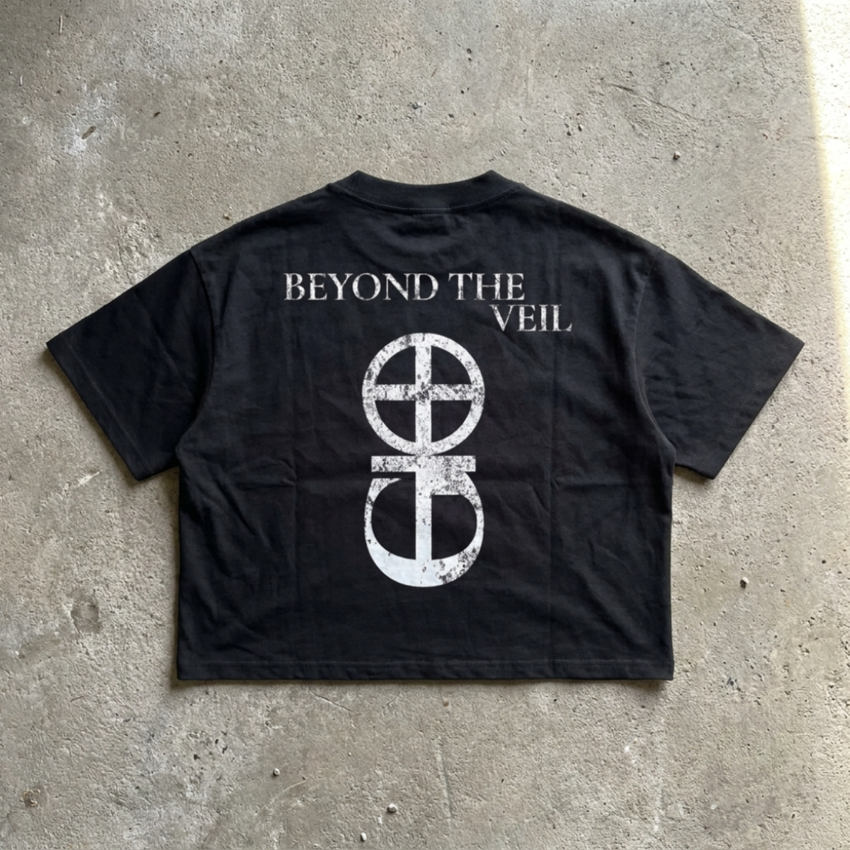 GNOSTA'S "BYV" CROPPED T-SHIRT